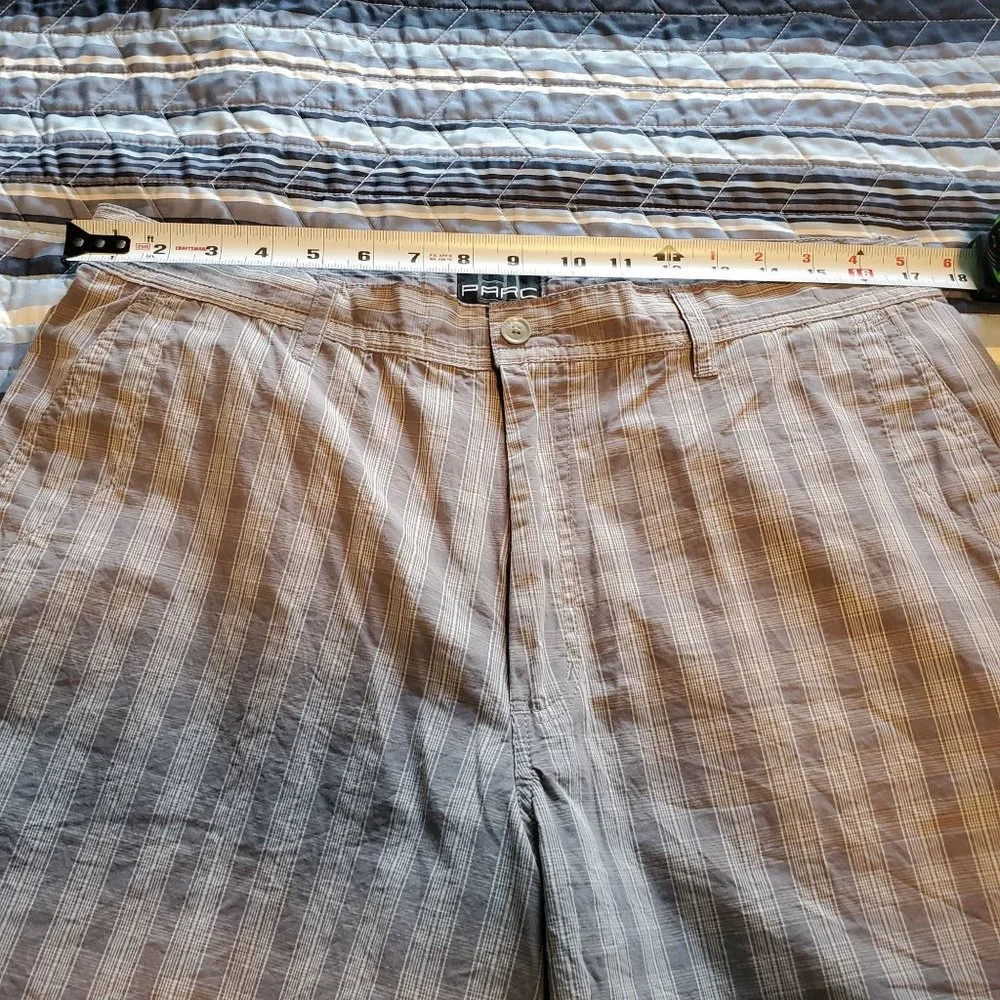 PARC 81 Sz 34 Long Plaid Gray Tan 11.5